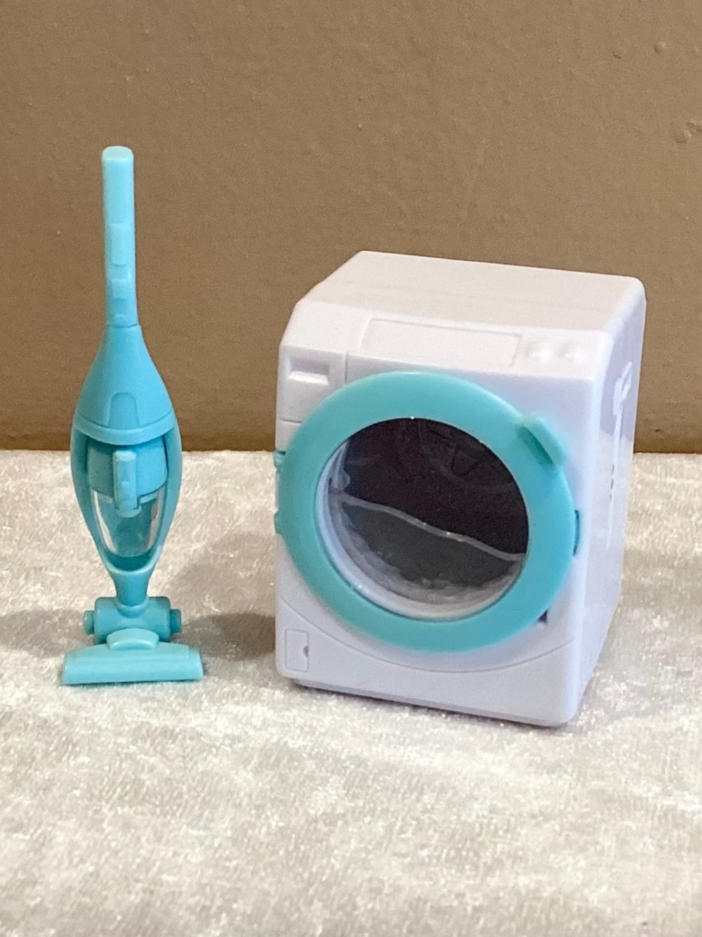 Sylvanian Families Calico Critters Washing Machine & Vacuum Set EPOCH